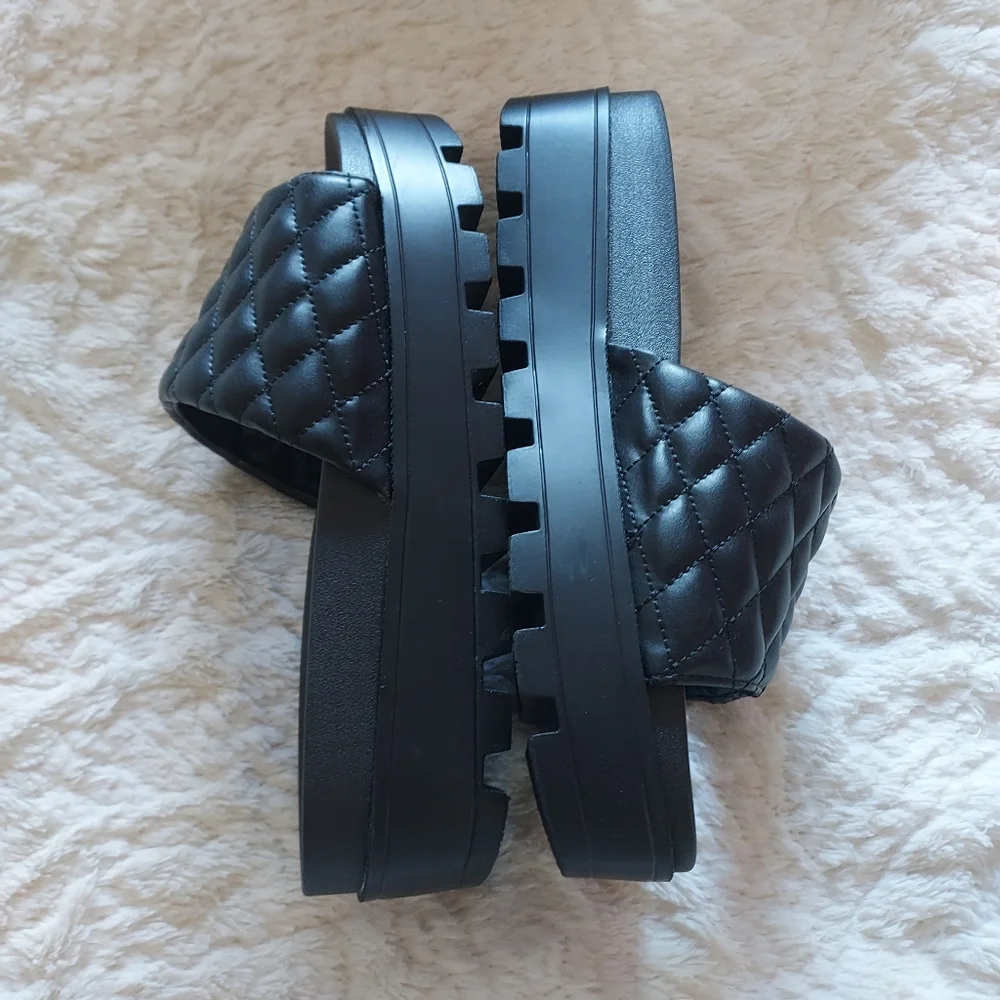 Wild Pair stylish black